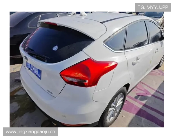 16万买福特SUV，选大七座还是高配小钢炮？